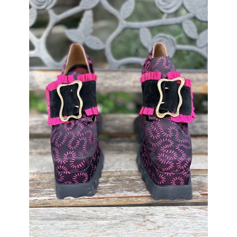 John Fluevog Sz 8 Ruffle Elektra Buckled Platform Pink & Black Heels Ltd Edition - Picture 2 of 12